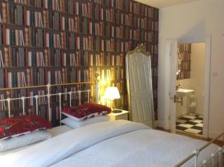 A Room in the City - West - 4