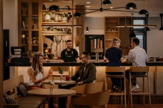 Elk + Avenue Hotel - 2