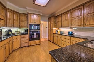 Family Retreat on Guadalupe River 2 Living Areas! - 1