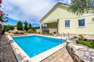 Villa Sole Istria, holliday villa near Pula, Ferienhaus Ferienvilla Istrien - Marčana - 1