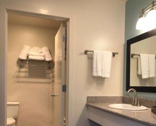 SureStay Plus Hotel by Best Western Gold Beach - Gold Beach - 3