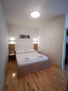 Apartments and Rooms Kod Mate - 8