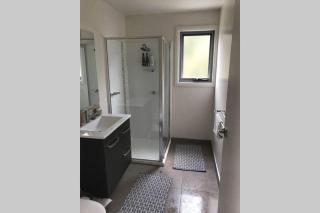 Amazing Ansons Bay Absolute Waterfront Beach House - Ansons Bay - 4