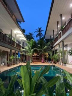 Le Grand Bleu Hotel - Wok Tum - 6
