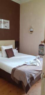 Auberge Du Parc - Orgon - 1