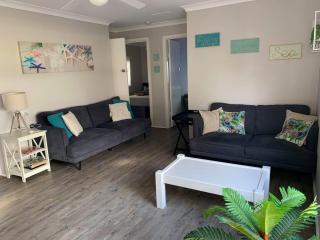 Laguna lodge Group Accommodation - Sussex Inlet - 3