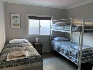 Laguna lodge Group Accommodation - Sussex Inlet - 2