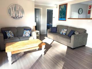 Laguna lodge Group Accommodation - Sussex Inlet - 5