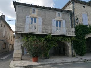 CAHORS SUD : Maison quercynoise avec vue sur place du village - Castelnau-Montratier - 9
