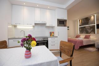 Cozy Apartment Honeymoon & Free Parking Available P&R - 2