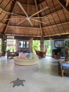 Emerald Beach Resort - Lindbergh Bay - 2