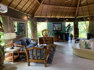 Emerald Beach Resort - Lindbergh Bay - 3