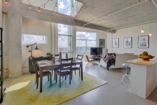 Spectacular Views in Contemporary Two Story Condo - Nashville - 0