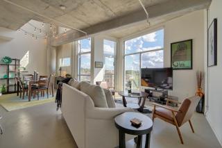 Spectacular Views in Contemporary Two Story Condo - Nashville - 6