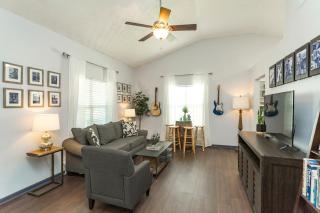 Fun Buena Vista Heights Home Close to Downtown - 3