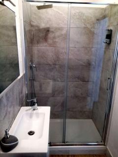 CAMERA e BAGNO PRIVATO a 3 minuti dalla Stazione - 4