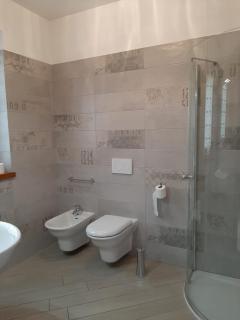 BMP APARTMENT DELUXE 2 JACUZZI RISCALDATA PRIVATA vista Lago di Garda - Brenzone sul Garda - 9
