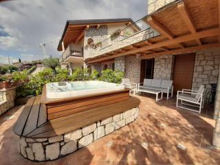 BMP APARTMENT DELUXE 2 JACUZZI RISCALDATA PRIVATA vista Lago di Garda - Brenzone sul Garda - 4