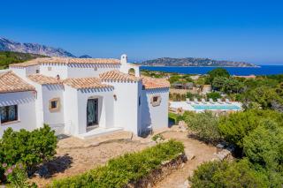 Villa Adele, con piscina a 700 mt dal mare - Monte Petrosu - 7