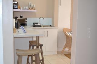 Caulfield Self Catering Apartment #SOLAR ENERGY - NO LOADSHEDDING - Port Elizabeth - 1