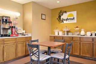 Days Inn by Wyndham Plainfield - Plainfield - 5