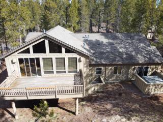 Large 6 bedroom, Sleeps 16, A/C, SHARC passes, Hot Tub - Sunriver - 9