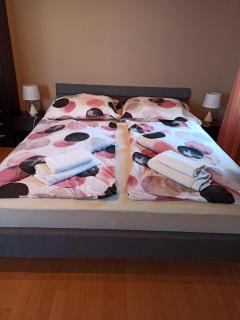 Peppy Apartment & Pool - 1