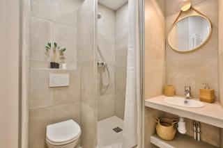 New Stunning 4 Bdrs Apt, With AC – Le Marais - 1