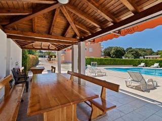 Appealing Mobile Home in Banjole with Garden - Banjole - 8