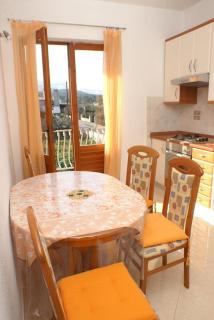 Apartments and rooms with parking space Jelsa, Hvar - 4028 - 4