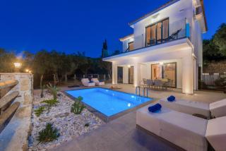 Queen of Zakynthos Luxury Villas - Amoudi - 2