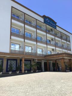EM Royalle Hotel & Beach Resort - San Juan - 6