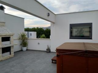 Sea Pearl Luxury Apartment - 7