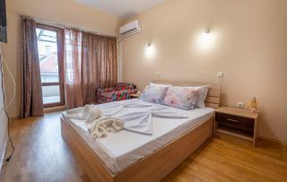 Azure Pretty Apartment TOP Location near Sea Garden - 0