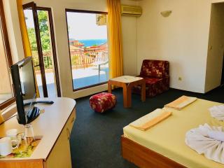 Family Hotel Friends - Primorsko - 1