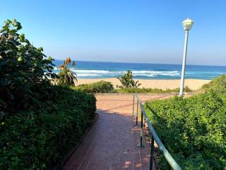 Kyalanga Beachfront Apartment - Durban - 1