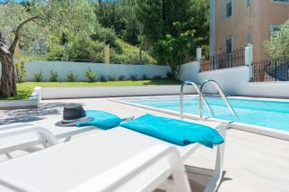 Louloudis Pool Villa - 2