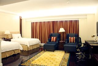Crowne Plaza Hotel & Suites Landmark Shenzhen by IHG - Nearby Luohu Border, Indoor heated swimming pool, Complimentary Welcome Drink - Shenzhen - 9