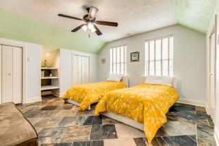Sandcastle Retreat - Galveston - 3