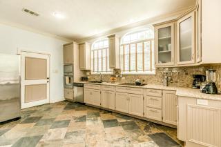Sandcastle Retreat - Galveston - 7