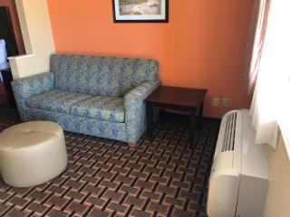 La Grange Executive Inn and Suites - LaGrange - 3
