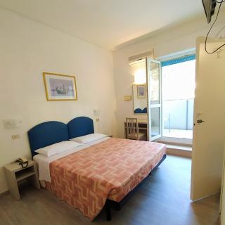 Hotel Capri - 4