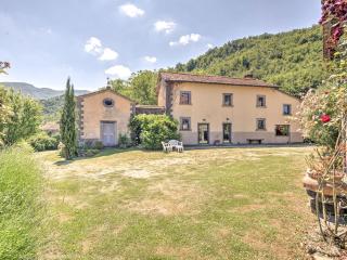 Belvilla by Oyo Rustic holiday home with pool - San Godenzo - 1