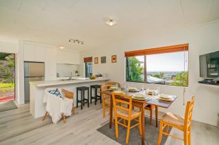 Coastal Hill Retreat - Tairua Holiday Home - 7