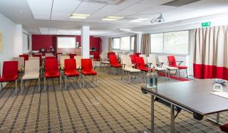 Holiday Inn Express Northampton - South by IHG - 2
