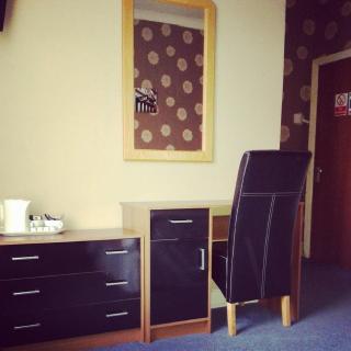 Amber Guesthouse - Derby - 9