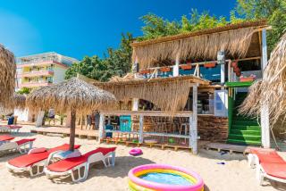 Iris Beach Hotel - 4