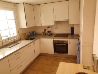 Private townhouse with roof terrace close to the beach - 2