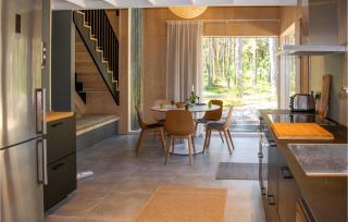 Lovely Home In Borrby With Kitchen - 8