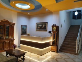 Risus Hotel - Golem - 9